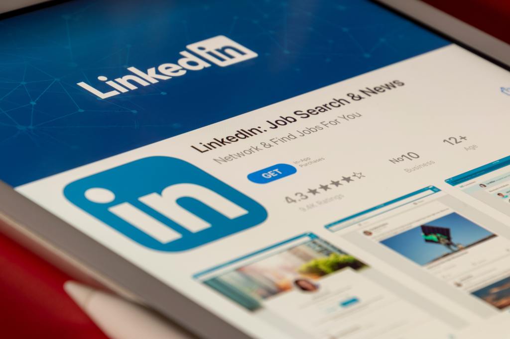 Half a Dozen Etiquette Tips for&nbsp;LinkedIn