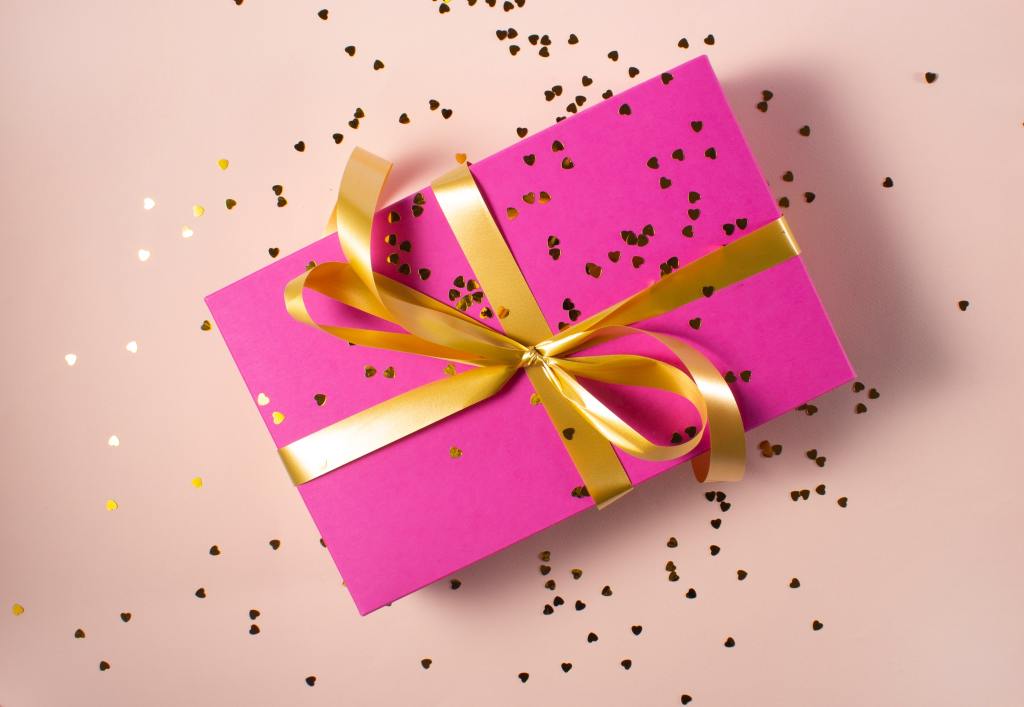 Gift Giving: Some Thoughts from an Etiquette Point of&nbsp;View